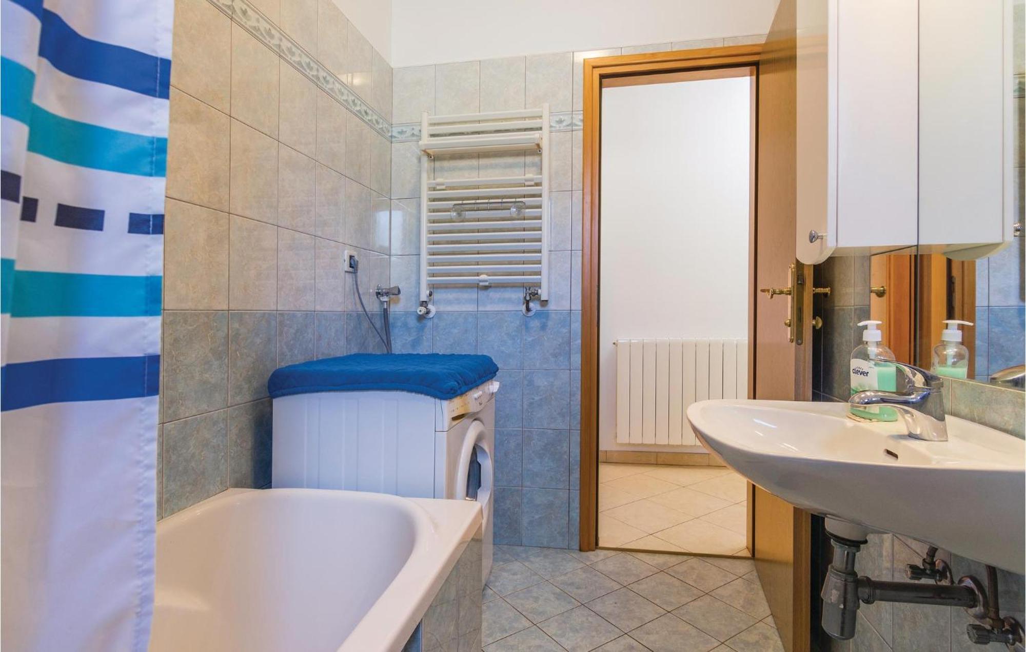 Beautiful Apartment In Porec With Kitchen Ngoại thất bức ảnh