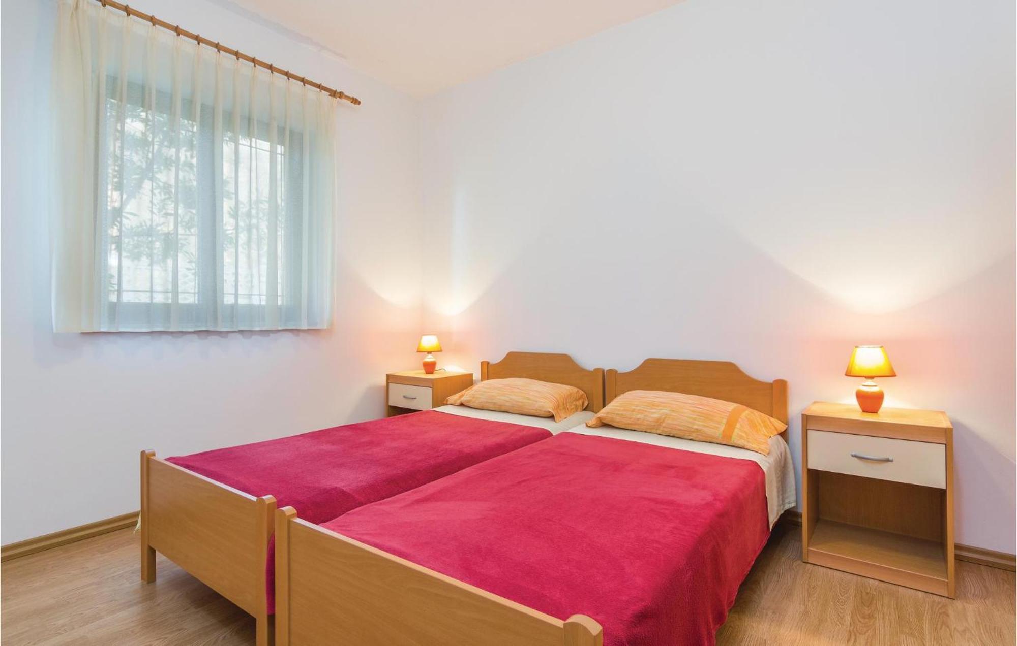 Beautiful Apartment In Porec With Kitchen Ngoại thất bức ảnh
