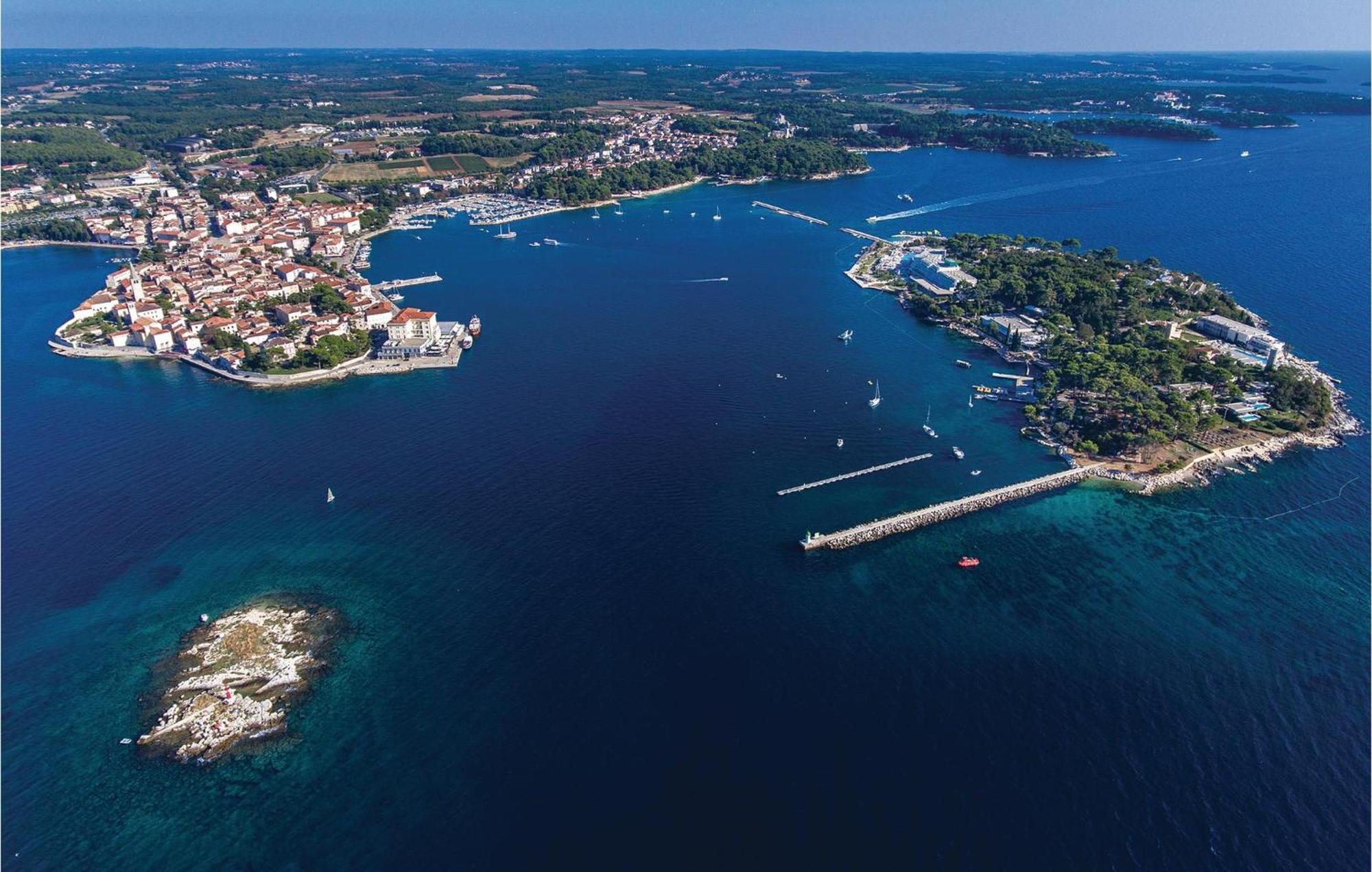 Beautiful Apartment In Porec With Kitchen Ngoại thất bức ảnh